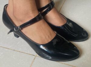 Black shoe heels