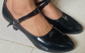 Black shoe heels